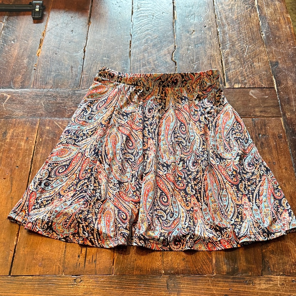 Paisley Print Women's Elastic Waist Skirt. Size XS